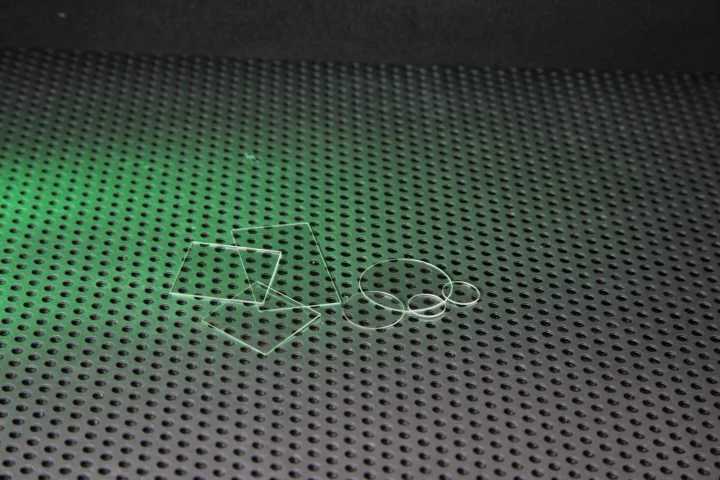 Fused Quartz Coverslips Stock